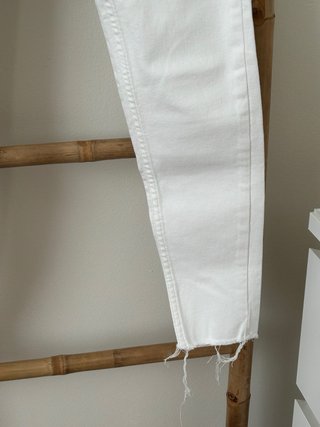Pantalón pitillo blanco Stradivarius Talla 36