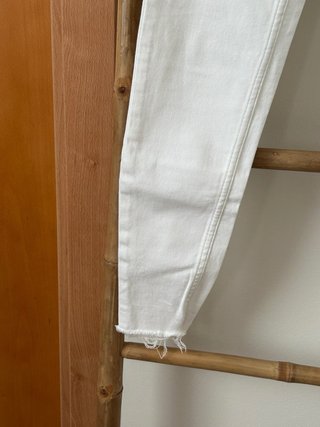 Pantalón pitillo blanco Stradivarius Talla 36