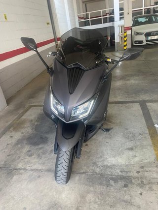 Yamaha T-MAX 530 Negra