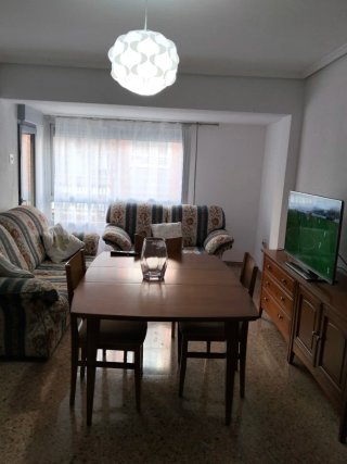 Alquiler de habitaciones en un piso de cuatro habi