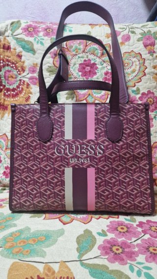 Bolso Guess de Mano con correa para hombro GRANATE