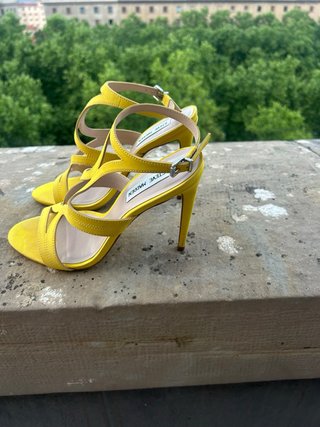 Sandalias Steve Madden Amarillas