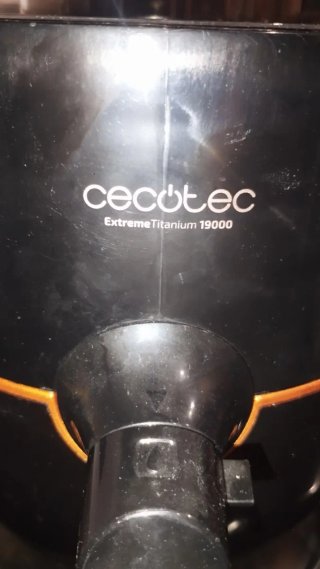 Licuadora Cecotec Titanium 1900 Negra