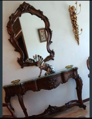 Consola y Espejo de Madera Tallada