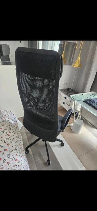 Silla de oficina ergonómica IKEA negra