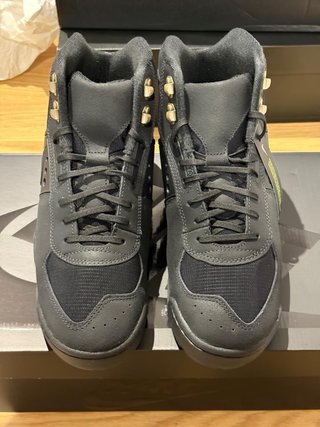 Stivali Nike Baltoro Neri e Dorati