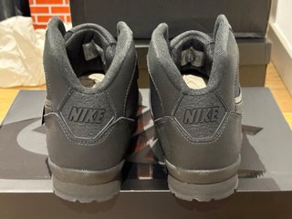 Stivali Nike Baltoro Neri e Dorati
