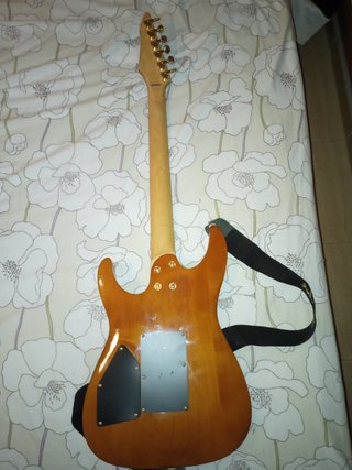 Guitarra Eléctrica + bandolera + Funda