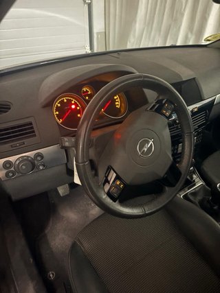 Opel Astra 2011
