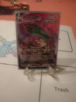 Rayquaza VMAX 320 HP Golpe Fluido