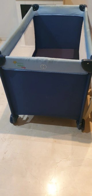 Parque cuna azul plegable