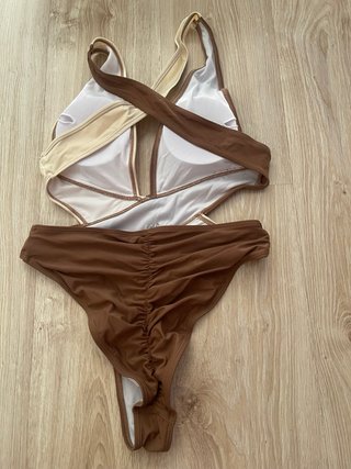 Bañador ,Trikini  mujer beige y marrón