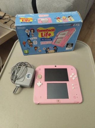 Nintendo 2DS Tomodachi Life Rosa