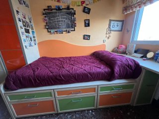 Mueble juvenil modular naranja y madera