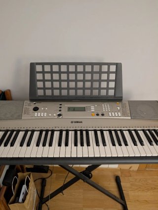 Yamaha PSR-E313 Teclado Electrónico