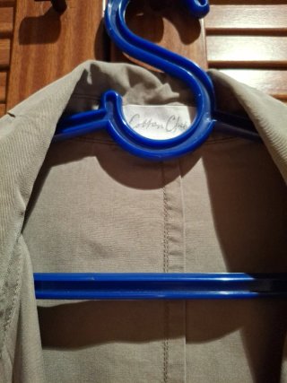Vestido caqui de manga corta con cinturón