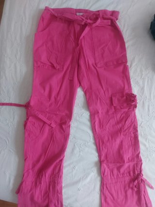 Pantalón cargo fucsia