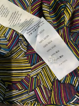 Blusa Bimba y Lola 100% seda estampado geométrico.