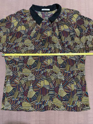 Blusa Bimba y Lola 100% seda estampado geométrico.