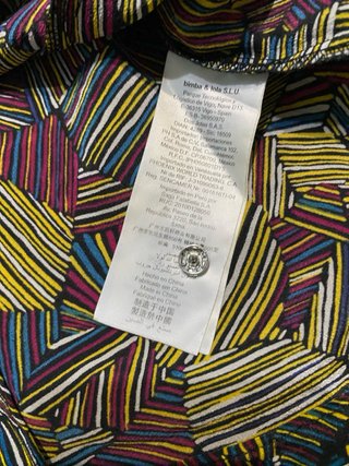 Blusa Bimba y Lola 100% seda estampado geométrico.