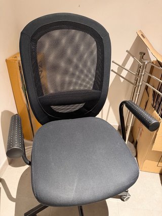 Silla de oficina ergonómica negra