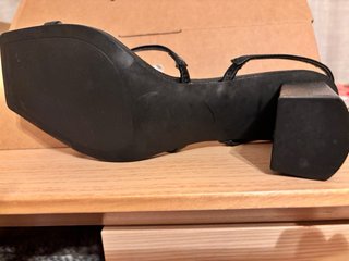Sandalias Mango T39 Negras Tacón Cuadrado