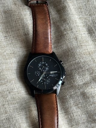 Reloj Kenneth Cole Negro y Marrón Elegante