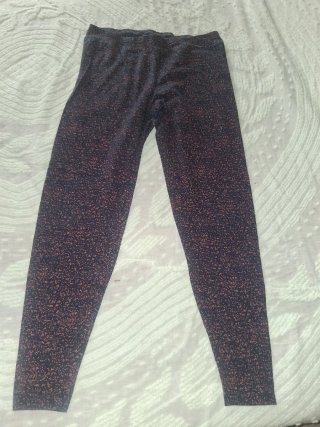 Lotto 4 pezzi: 2 reggiseni sportivi e 2 pantaloni