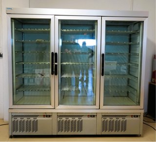 Armario Expositor Refrigerado 1400 Litros 3 Puert