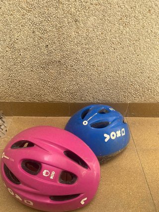 Casco de bici infantil rosa y azul