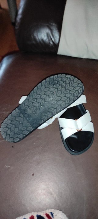 Sandalias blancas y negras talla 41