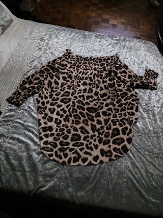 BLUSA ASIMÉTRICA hombros/espalda descubiertos
