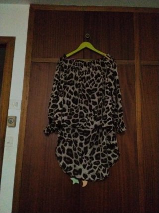BLUSA ASIMÉTRICA hombros/espalda descubiertos