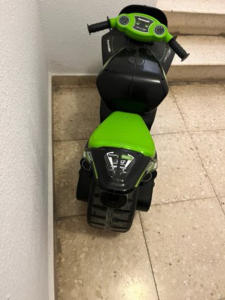 Moto correpasillos Kawasaki