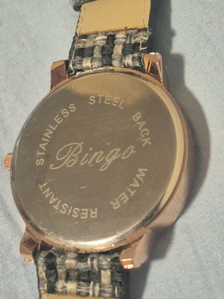 Reloj Bingo Dorado y Multicolor