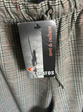 Pantalón deportivo cuadros marrón y rojo