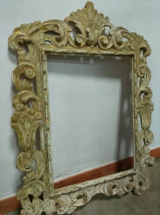 Marco de espejo antiguo madera beige y dorado