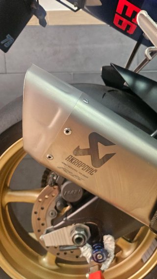 Silenciador Akrapovic Yamaha R6