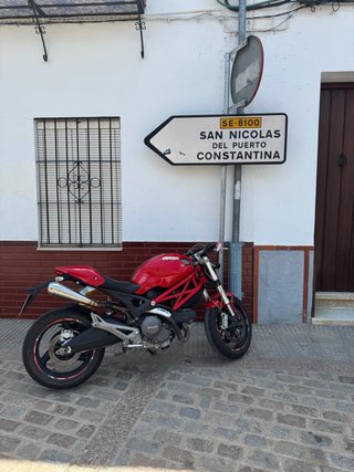 Ducati Monster 696+ A2 Desmo Hecha