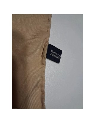 Pañuelo Burberry 100%  Seda
