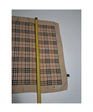 Pañuelo Burberry 100%  Seda