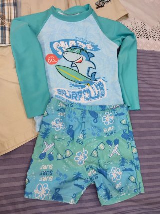 Lote Ropa Verano Niño Camisetas y Bañador