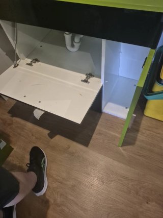 Muebles de baño modernos negro y verde
