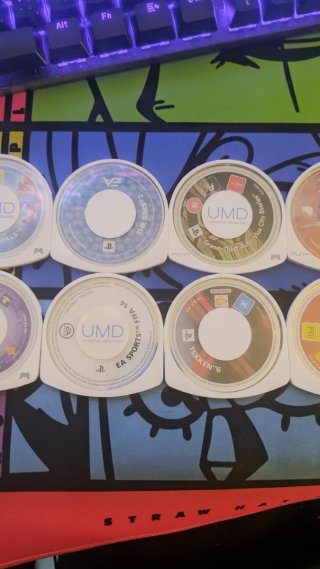 Pack 11 Jogos PSP UMD com Bolsa