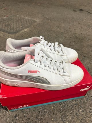 Scarpe Puma bianche e argento