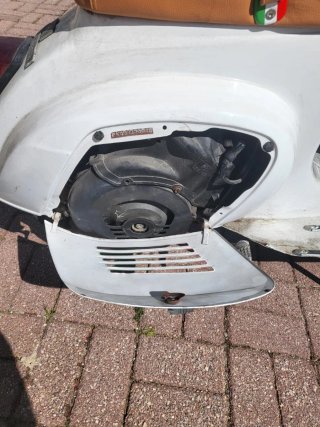Vespa 75 Primavera Scooter Blanco