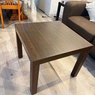 Mesa auxiliar de madera
