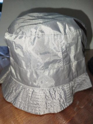 Gorros de pescador negro y gris