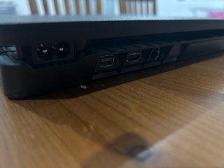 SONY PS4 Slim (PlayStation 4) Nera con Cavi