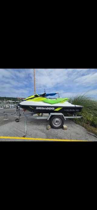 Moto de agua Sea Doo 2021 130 cv